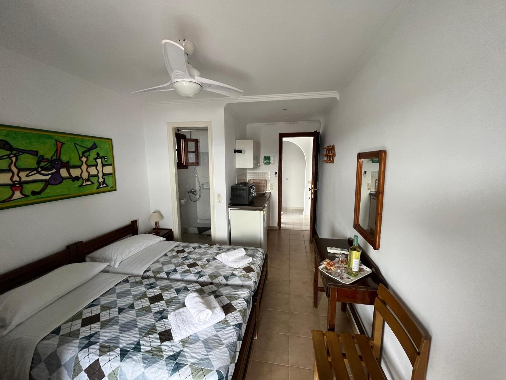 Villa Perris Studios Kassiopi Buitenkant foto