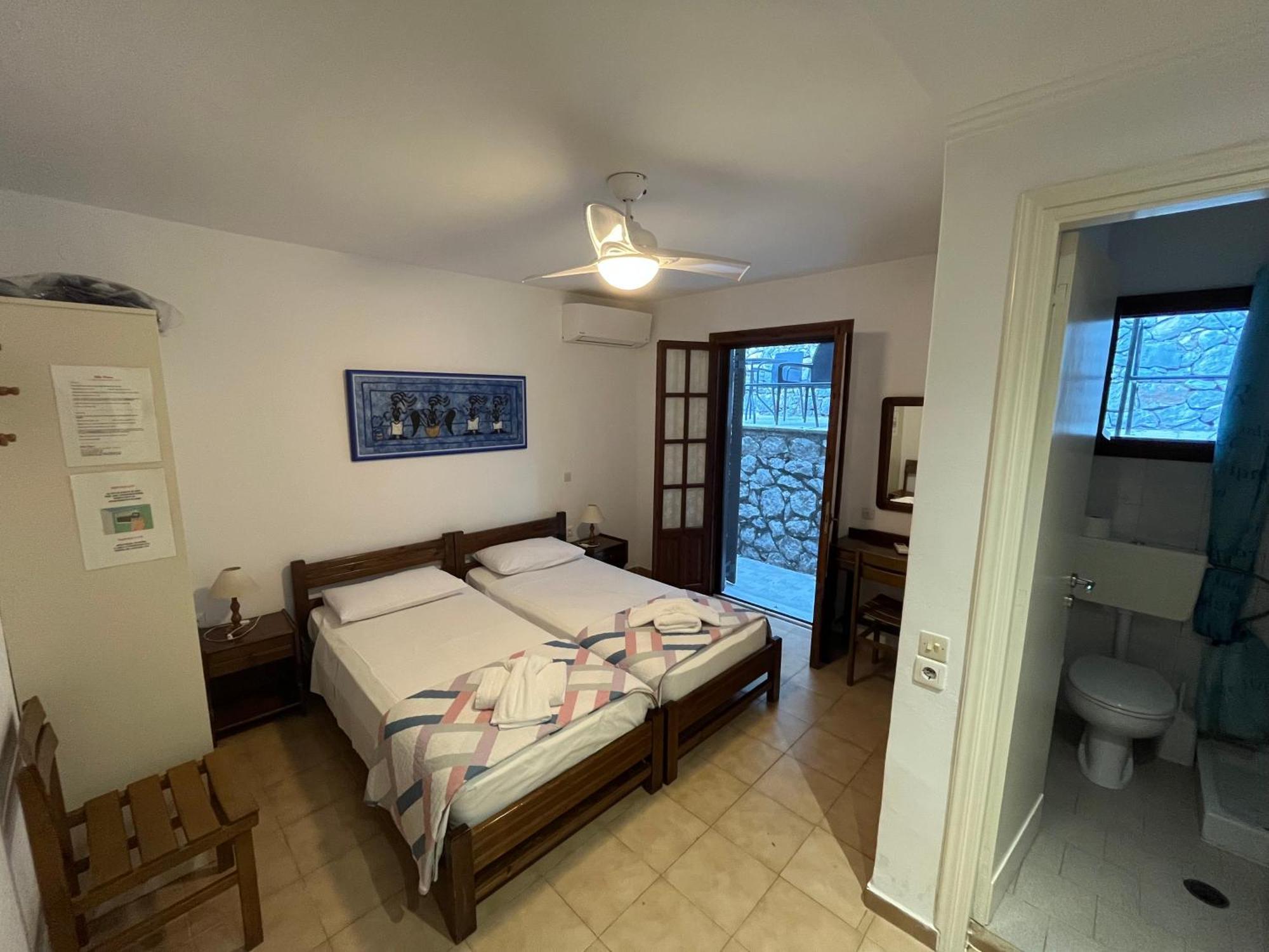 Villa Perris Studios Kassiopi Buitenkant foto