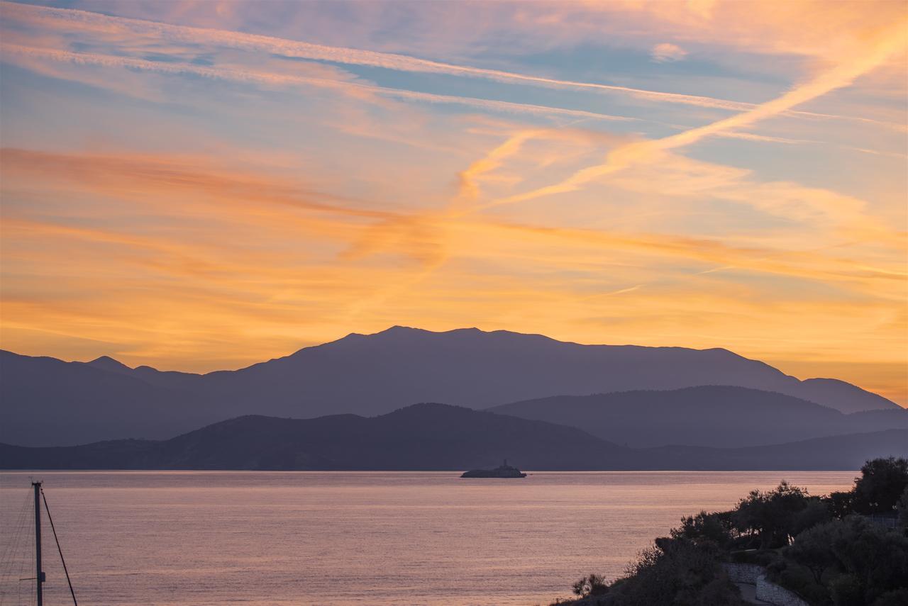 Villa Perris Studios Kassiopi Buitenkant foto